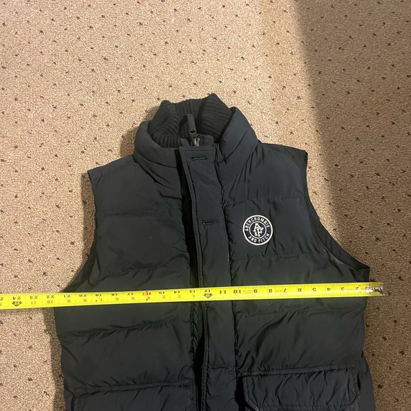 Men’s Abercrombie and Fitch black tech vest. Size medium. New without tags. - Picture 8 of 10